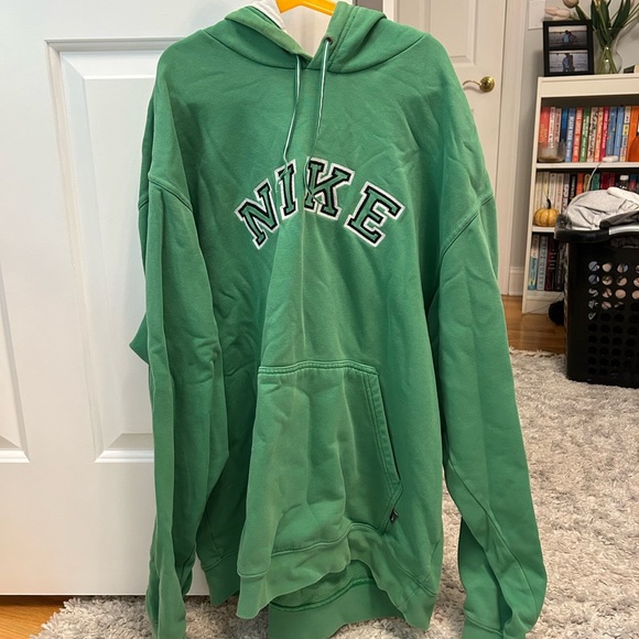 Vintage Green Nike Hoodie - Picture 3 of 4